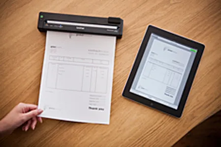 Brother PocketJet 6 PJ-673 - Tulostin - yksiv&auml;rinen - l&auml;mp&ouml;paperi - A4/Legal - 300 x 300 pistett&auml;/tuuma - jopa 6 sivua/min - USB 2.0, Wi-Fi