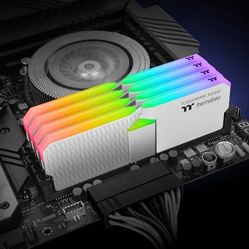 Thermaltake Toughram XG RGB 16GB (2 x 8GB) DDR4 4400 MHz, CL19 - memory, White