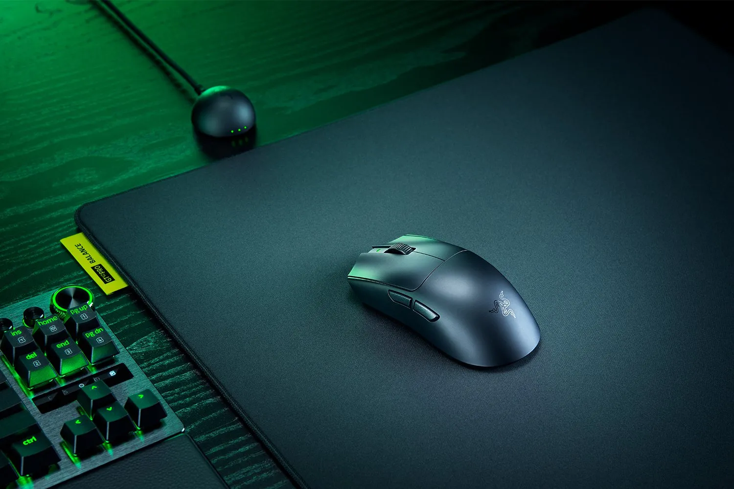 Razer Viper V4 Pro tr&aring;dl&ouml;s gamingmus, svart