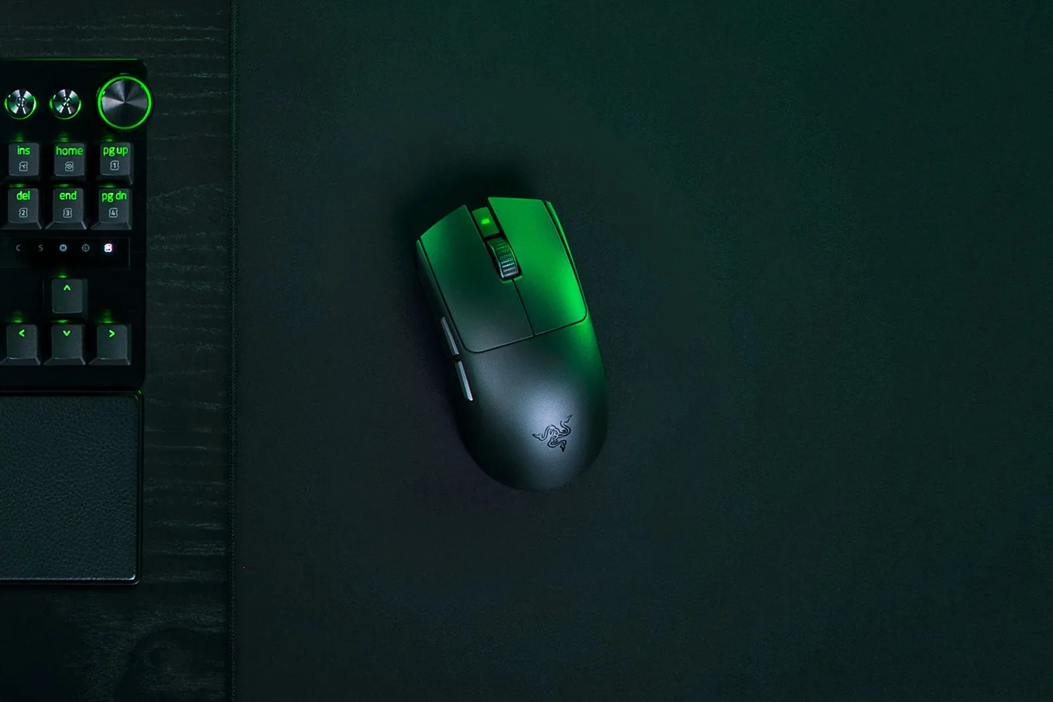 Razer Viper V4 Pro tr&aring;dl&ouml;s gamingmus, svart