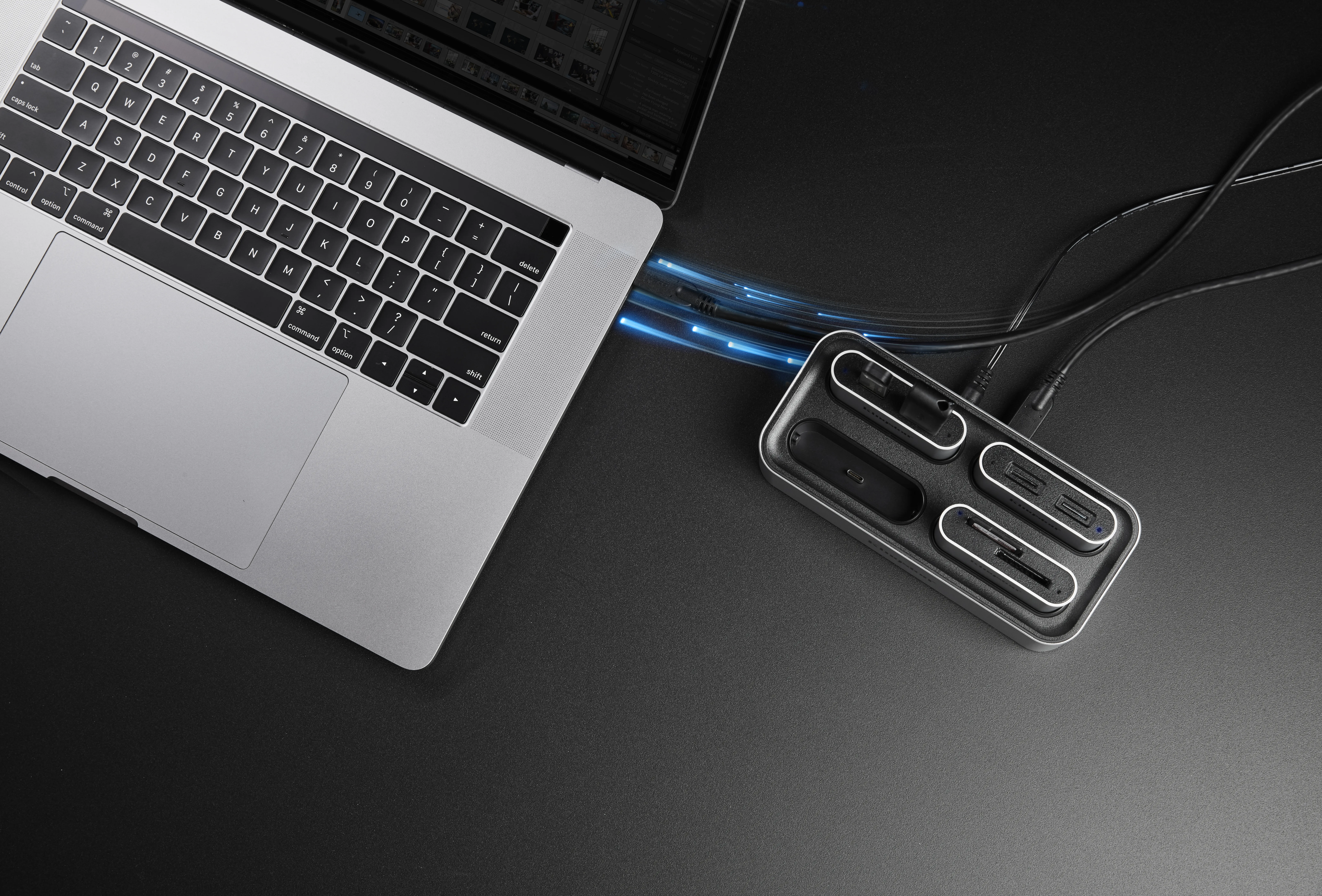 USB-C 3.2 Station Dock SD Card Reader