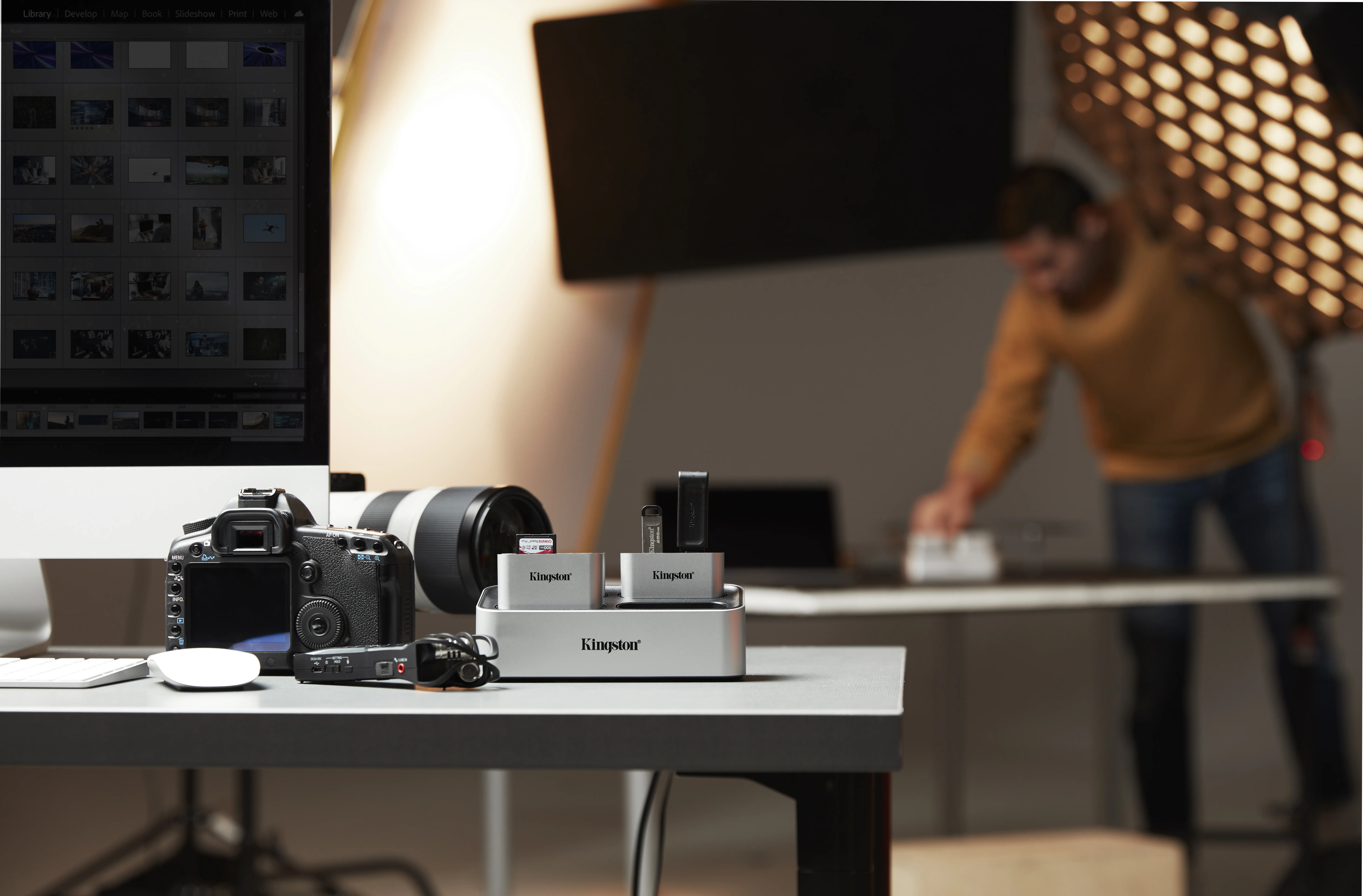 USB-C 3.2 Station Dock SD Card Reader