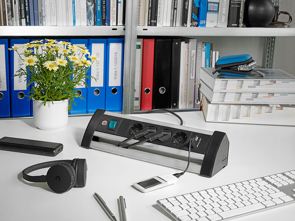 Brennenstuhl Alu Office line, 4xCEE 7/7, 1xCEE 7/7, 2xUSB, svart/silve