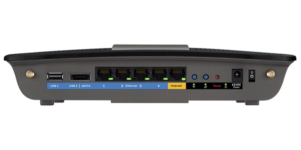 Linksys E8350 - Langaton reititin - 4-porttinen kytkin - GigE - 802.11a/b/g/n/ac - Dual Band
