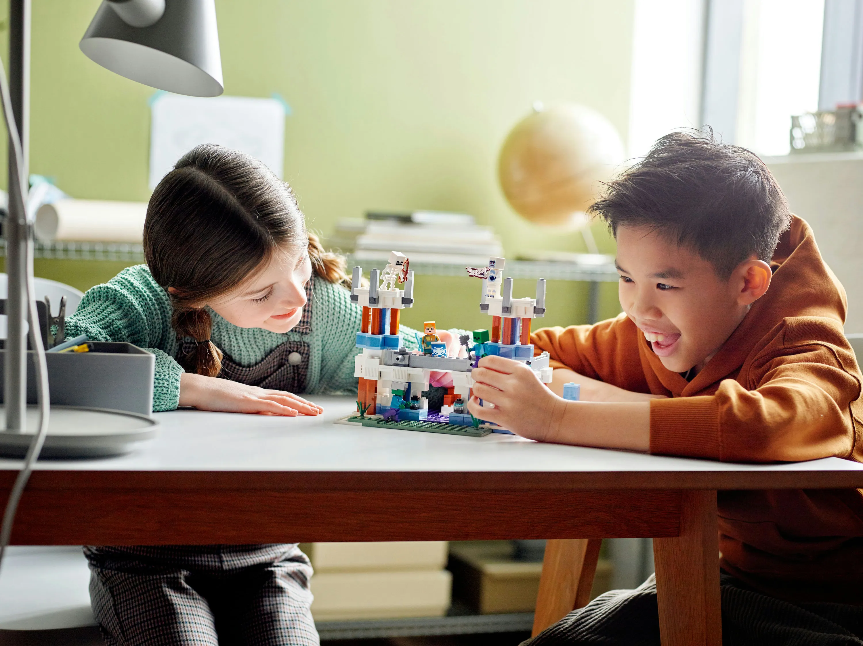 Lego Minecraft The Ice Palace Construction Toy 21186