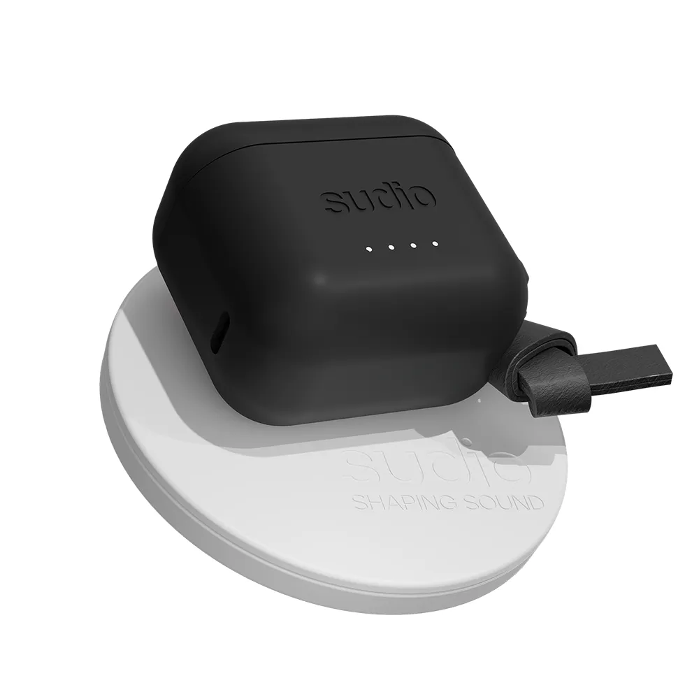 Sudio Ett -langattomat nappikuulokkeet + QI Laturi, musta (Bundle)