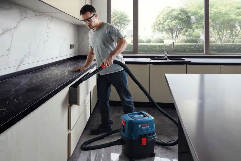 Bosch Professional GAS 15 PS 15 L 1100 W -m&auml;rk&auml;-kuivaimuri, musta, sininen