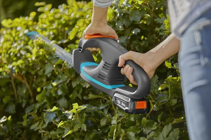 Gardena Cordless Hedge Trimmer EasyCut 40/18V P4A solo, 18V (dark grey/turquoise, without battery and charger, POWER FOR ALL ALLIANCE)
