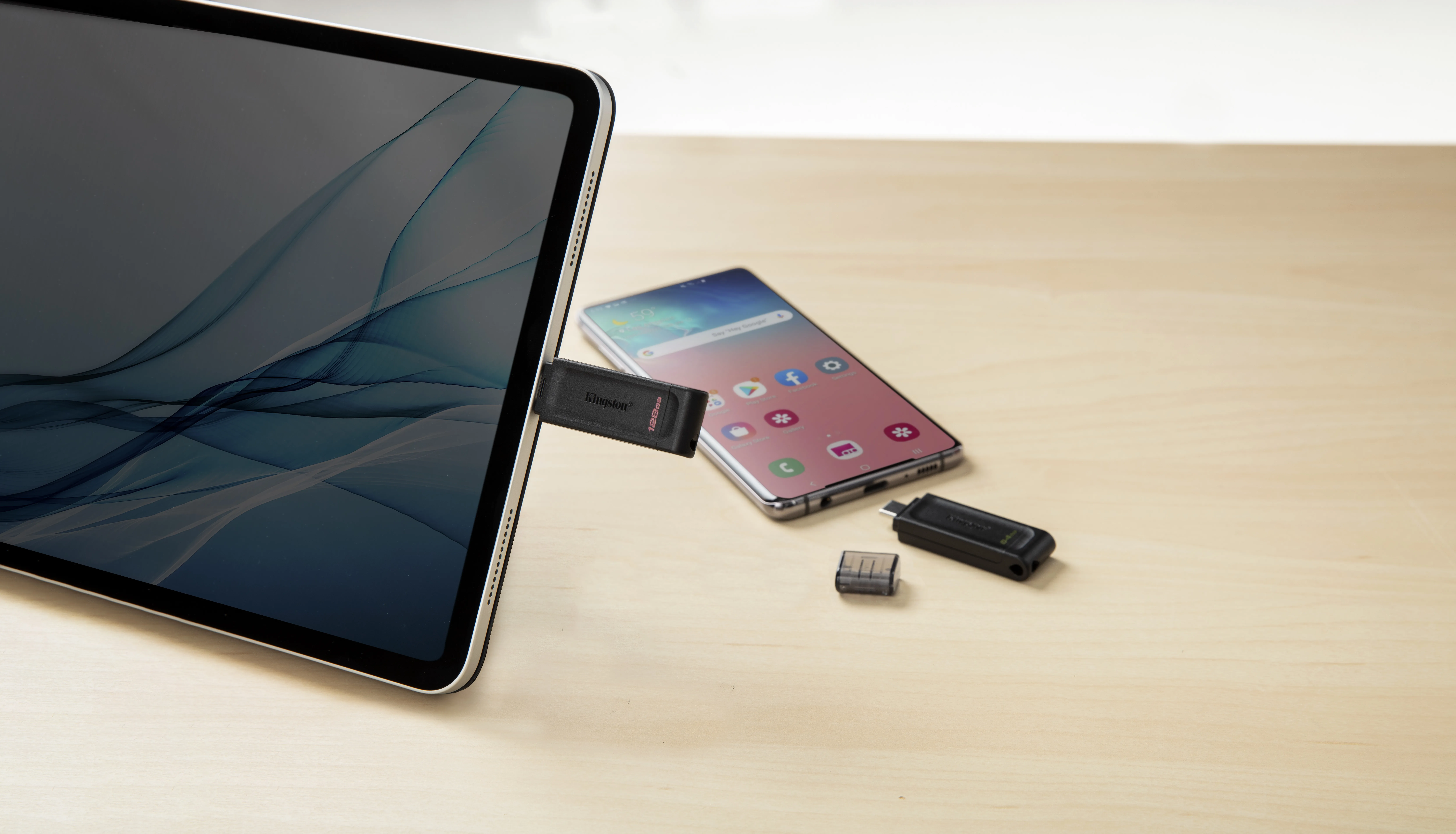 Kingston 128 GB Data Traveler 70 USB-C 3.2 Gen 1 (3.1 Gen 1) - minne, Svart