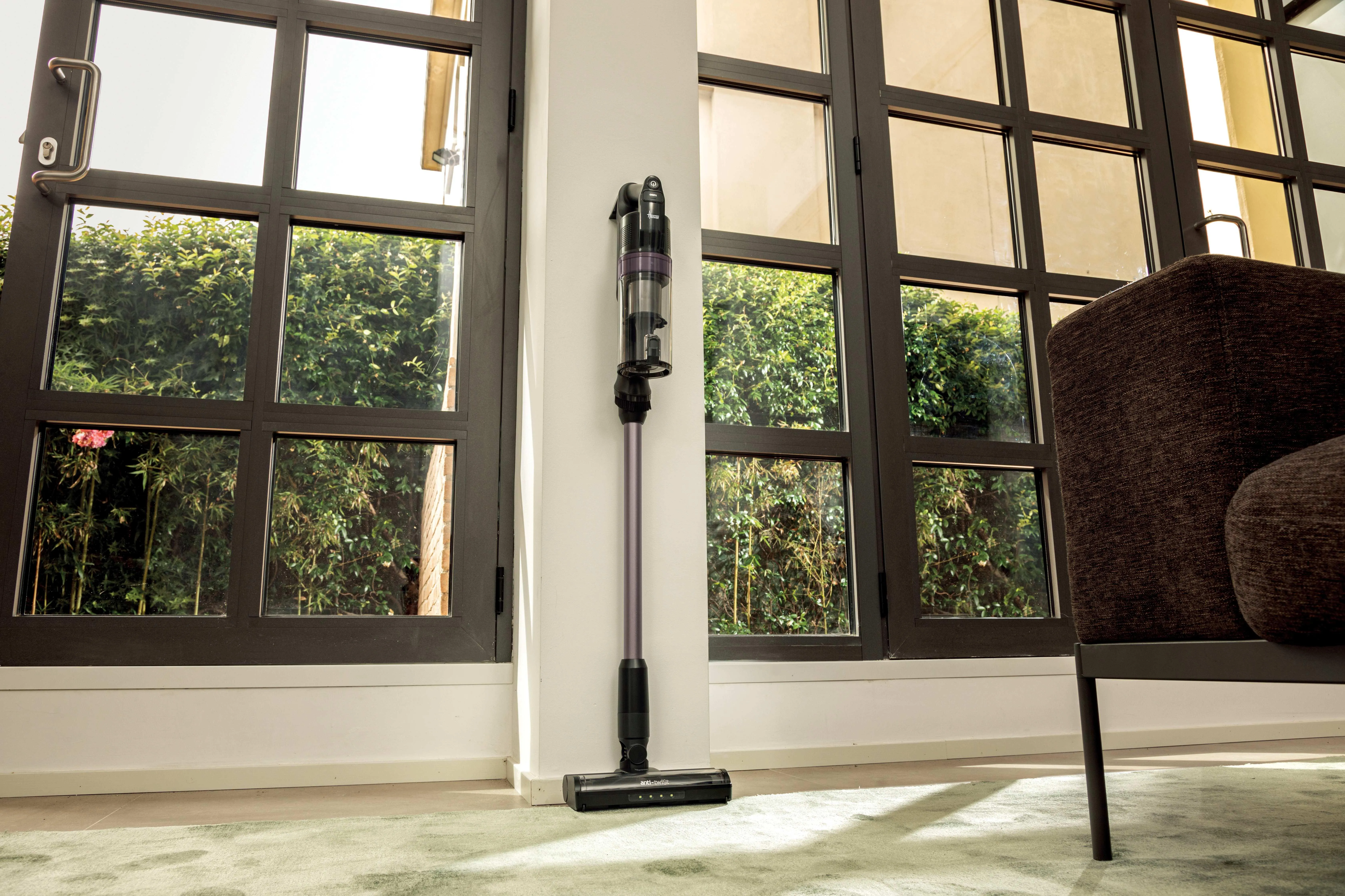 Hoover HF1P10H 011 Stick vacuum cleaner, Black and Purple