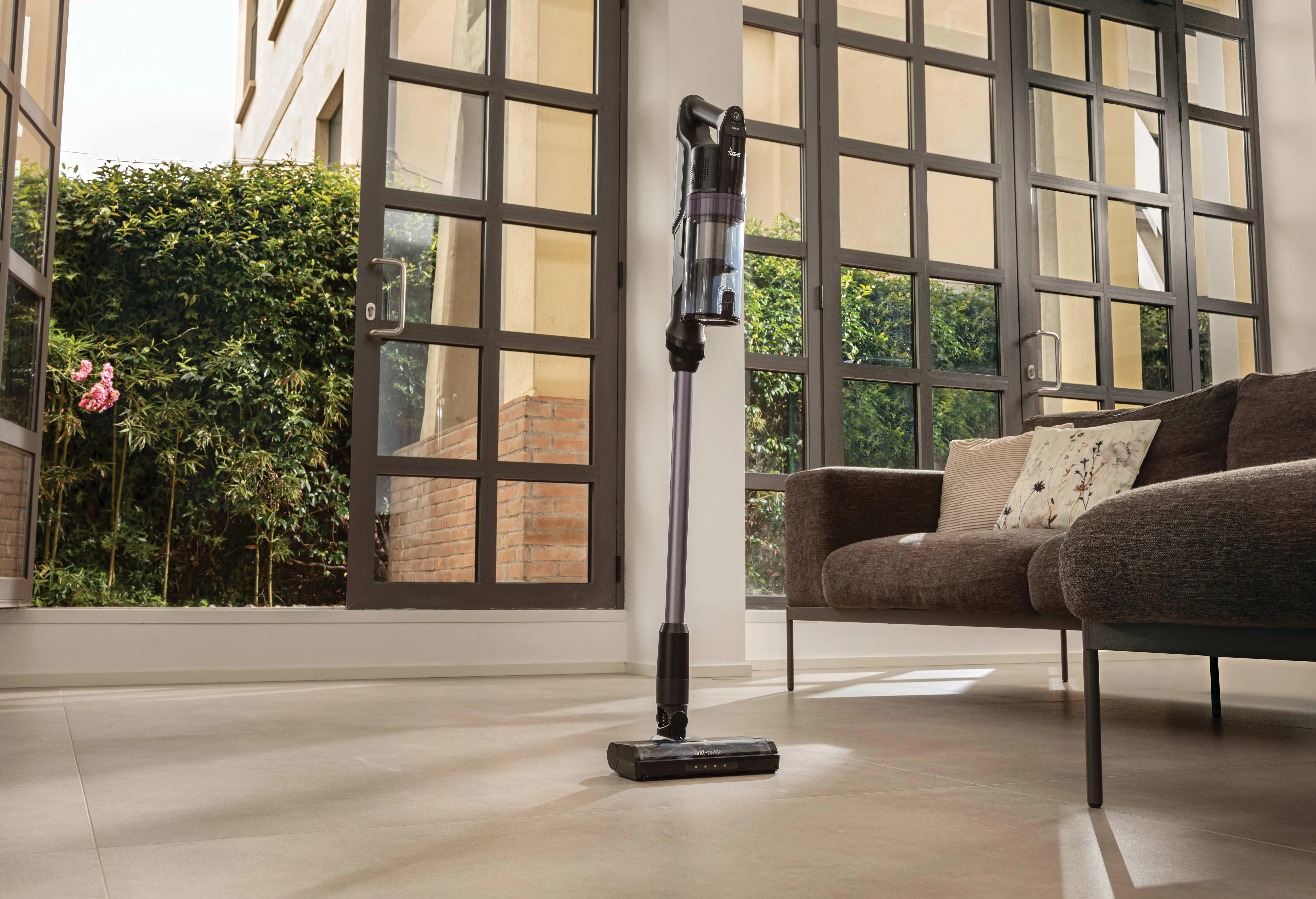 Hoover HF1P10H 011 Stick vacuum cleaner, Black and Purple