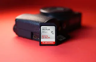 SanDisk Ultra PLUS 256 GB SDXC UHS-I U3 V30 A2 kort
