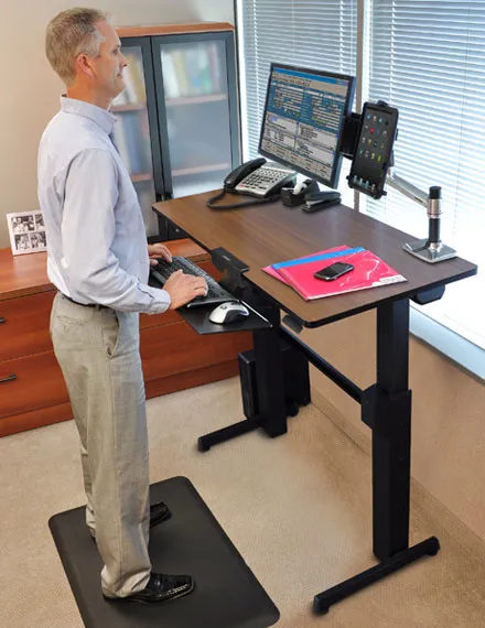 ERGOTRON WorkFit-D, Cherry Wood Grain sit stand workstation height adjustment by 51 cm workspace of 60cm x 121cm