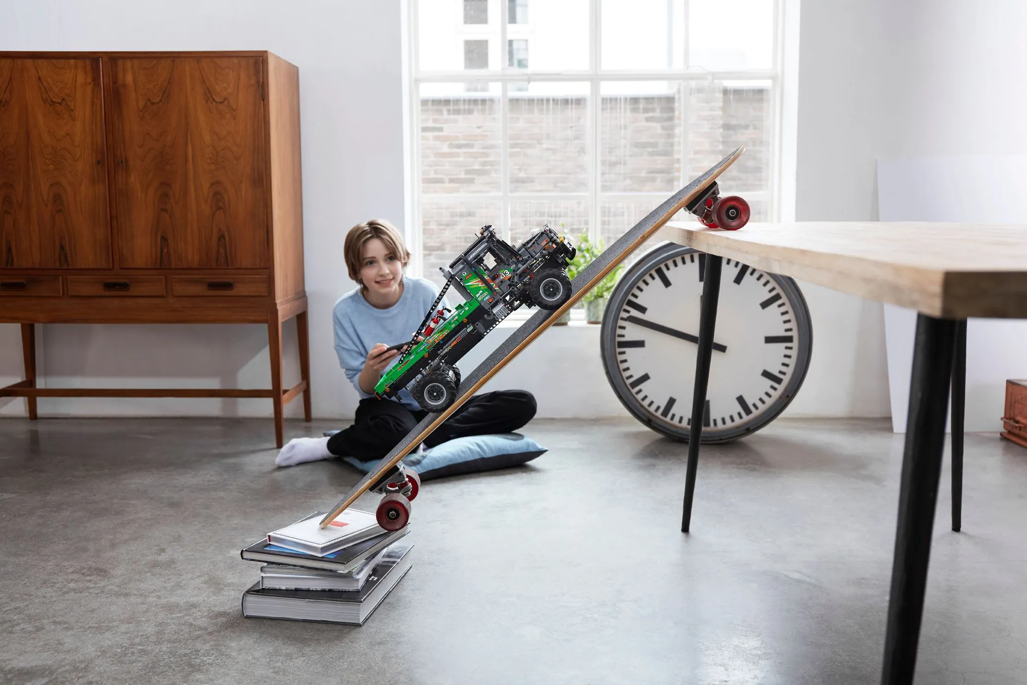 Lego Technic 4x4 Mercedes-Benz Zetros -kuorma-auto 42129