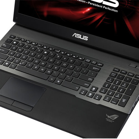 ASUS G75VW 17.3"/i7-3630QM/8GB/750GB/GTX-660M/WIN8