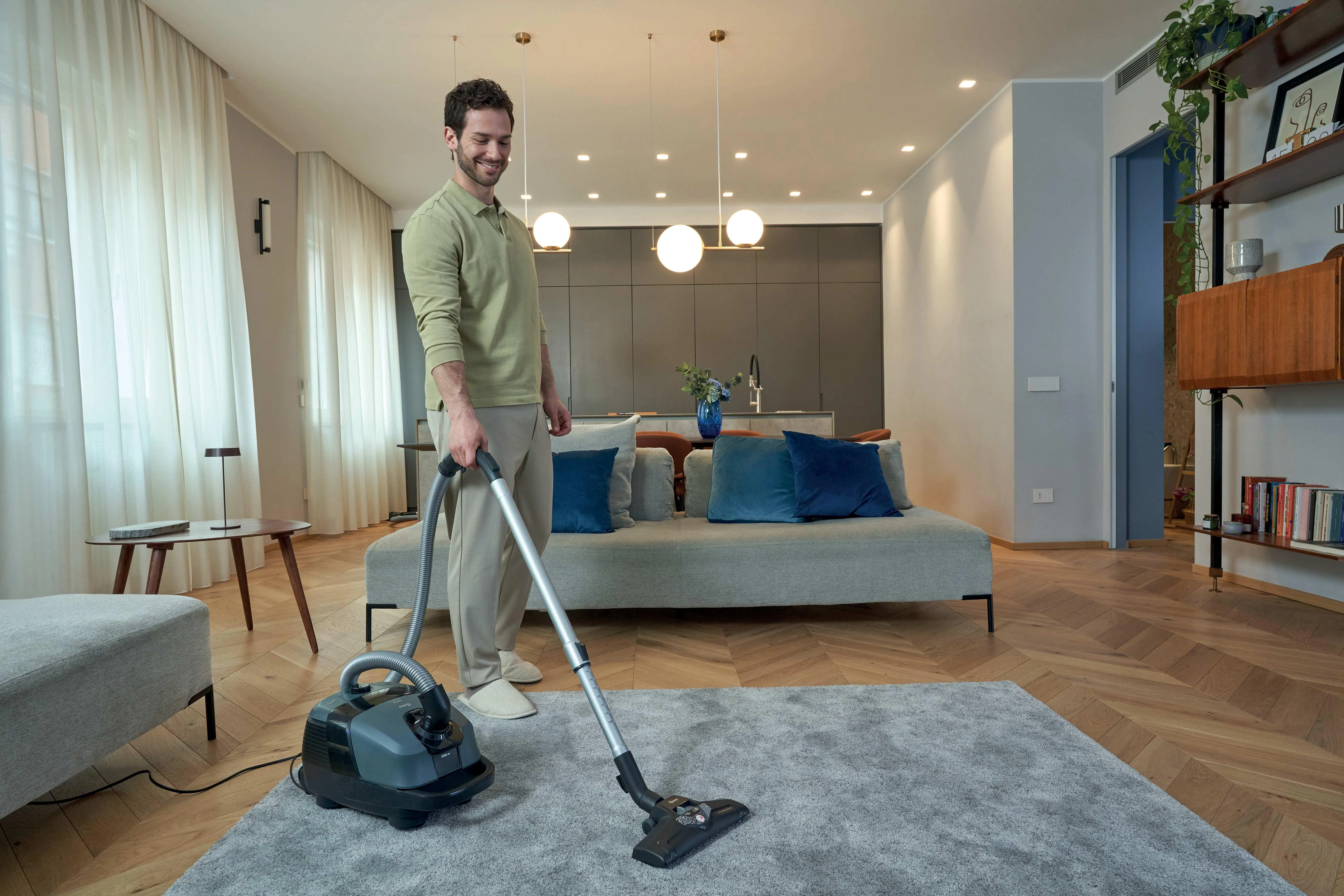 Hoover HE210H 011 - cylinderdammsugare, svart