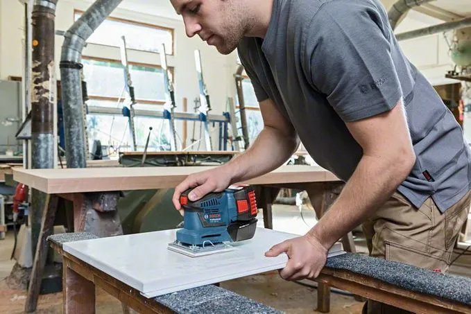 Bosch cordless&nbsp;orbital sander&nbsp;GSS 18V-10 Professional&nbsp;(blue, L-BOXX, 2x Li-ion battery (5.0Ah))