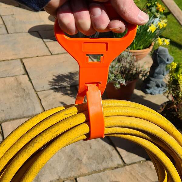 D-Line Cable Hanger - Kaapelipidike, Oranssi