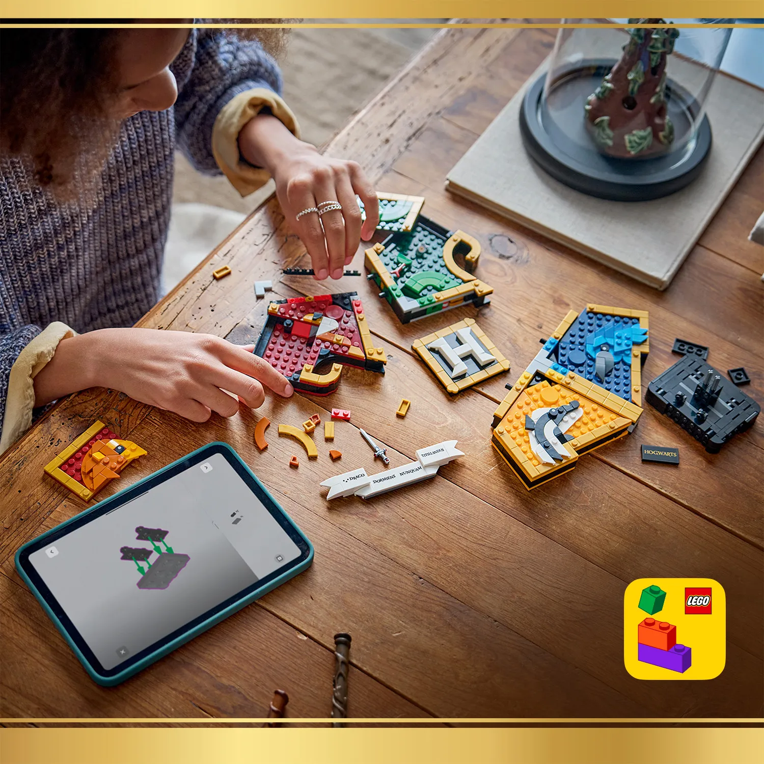 LEGO Harry Potter Hogwarts House Crest 76462