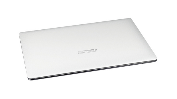 ASUS X501A 15.6/i3-2370M/4GB/320GB/WIN8