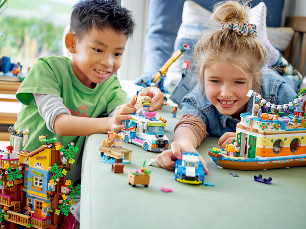 Lego Friends -Yst&auml;vyyden puumaja 41703