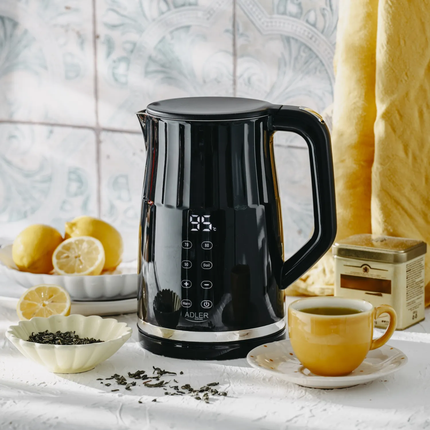 Adler AD 1350 kettle, 1.7L, 2200W, Black