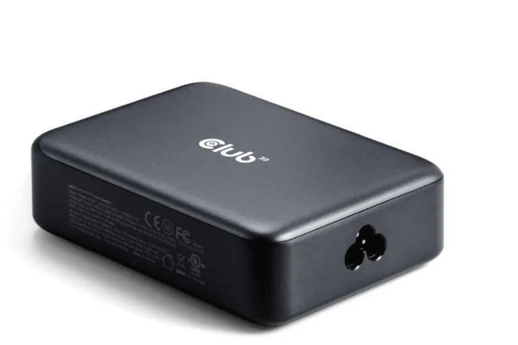 CLUB 3D CAC-1918 240W GaN 4-Port USB Type-C - Matkalaturi, Musta
