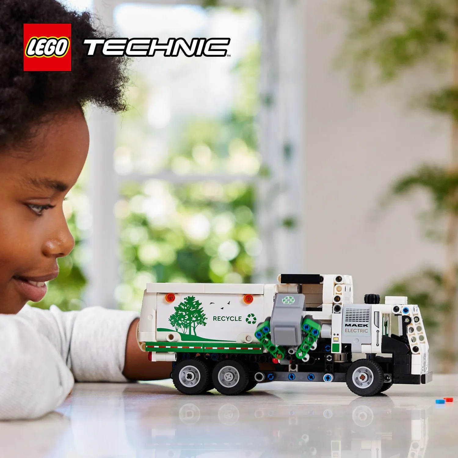 LEGO Technic Mack LR Electric Sopbil 42167