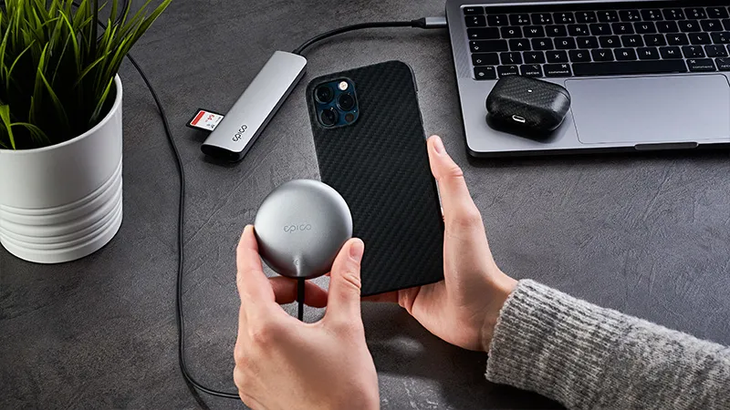 Epico USB-C Magnetic Wireless Charger - space gray