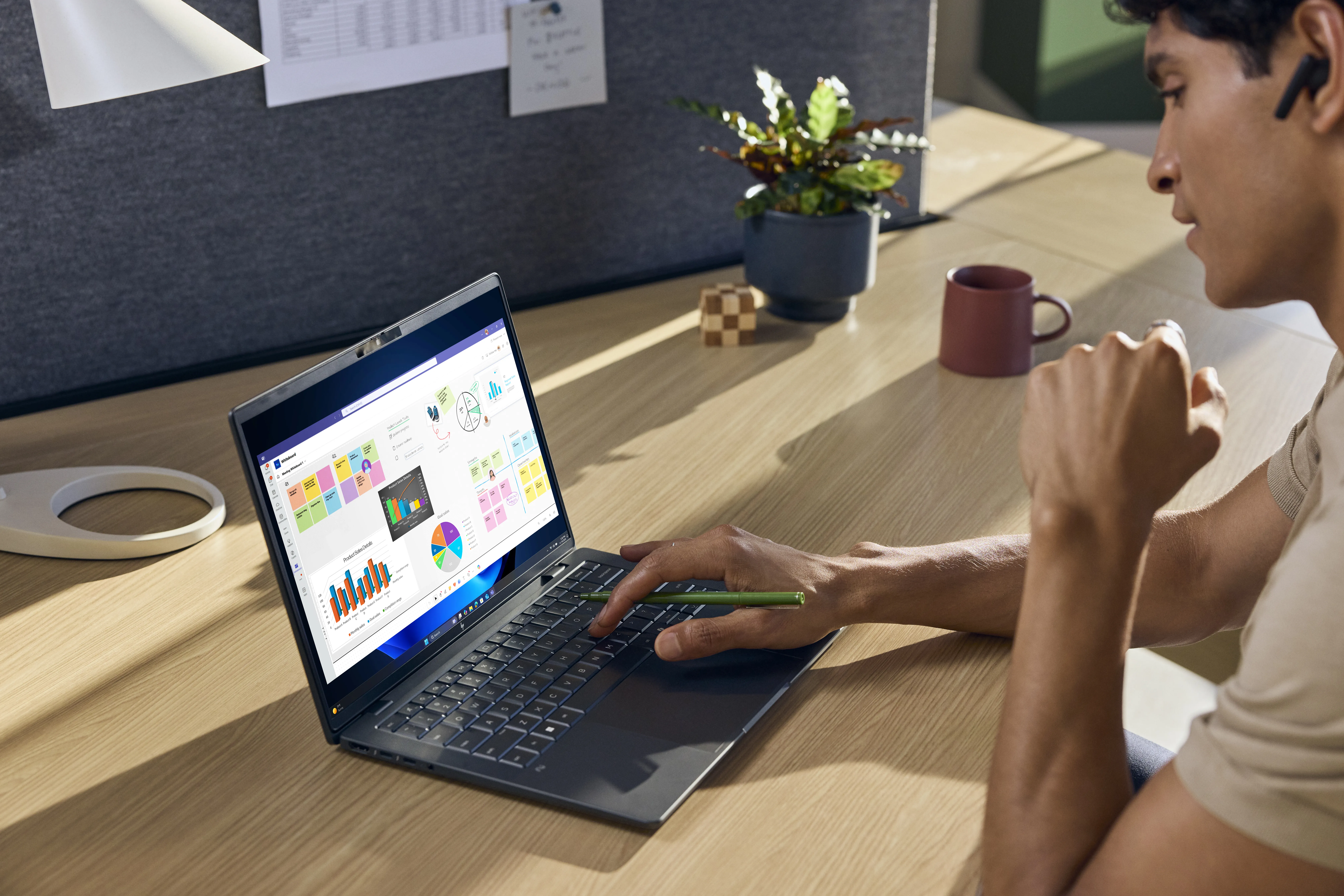 HP EliteBook 8 G2i 14" Ultra 5 325, 32 Gt, 512 Gt, Win 11 -kannettava