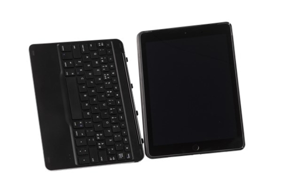 DELTACO Case with keyboard for Ipad 9.7"