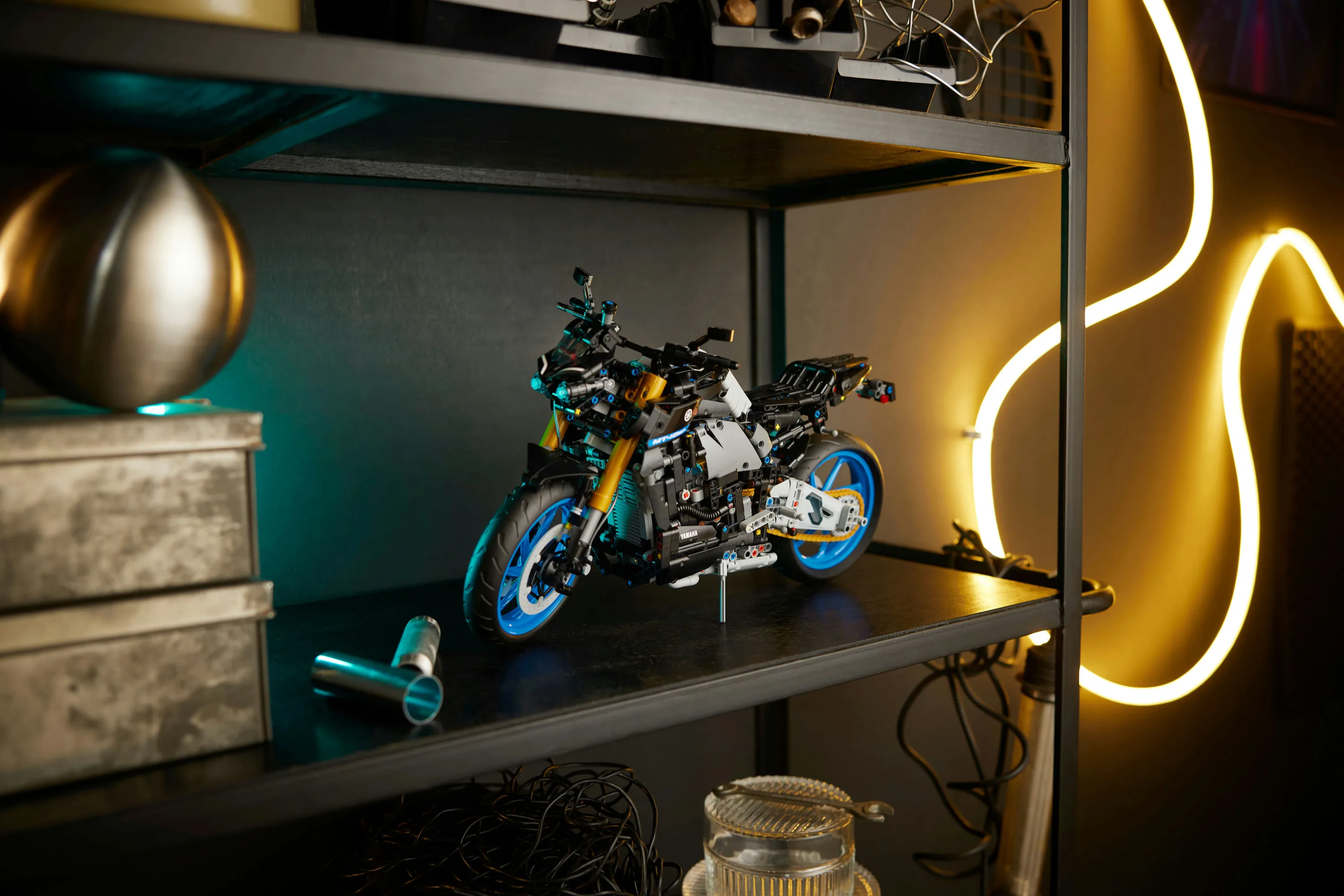 Lego Technic Yamaha MT-10 SP 42159