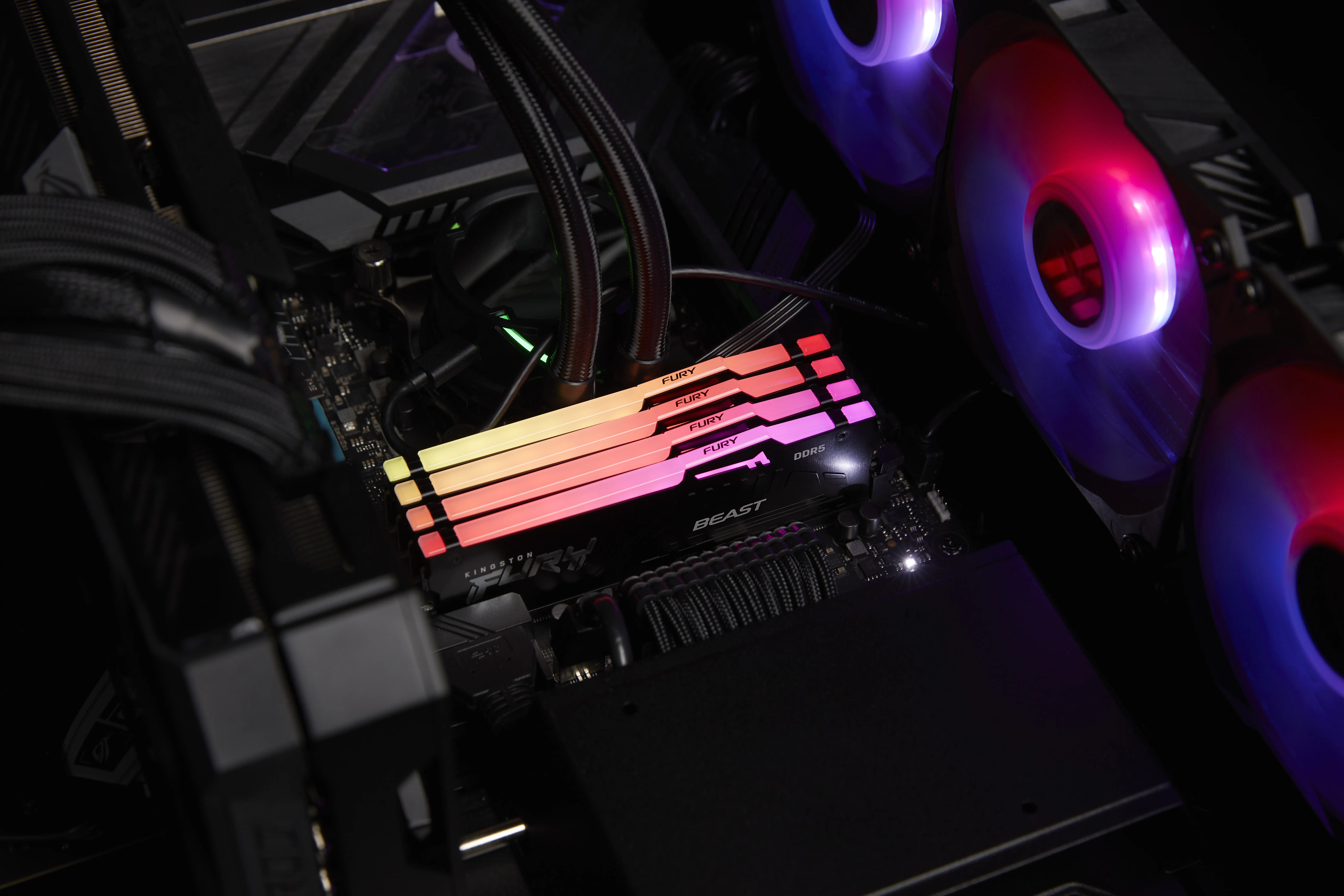 Kingston FURY Beast RGB 16 GB (2 x 8 GB) DDR5 6000 MHz, 30 - minne, Svart (EXPO)