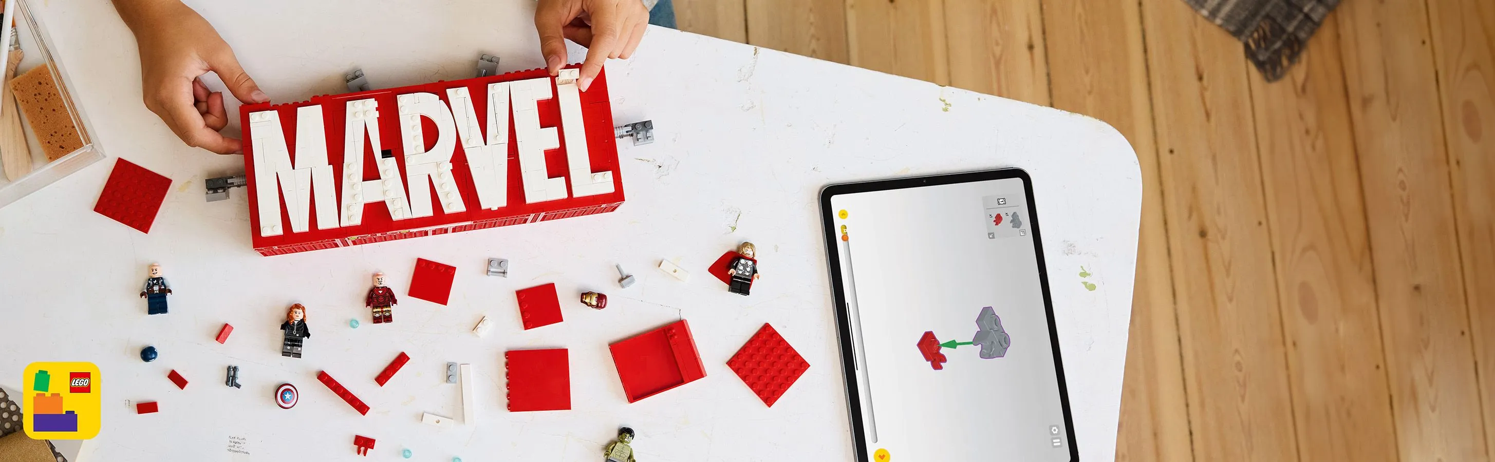 LEGO Marvel MARVEL Logo and Minifigures 76313