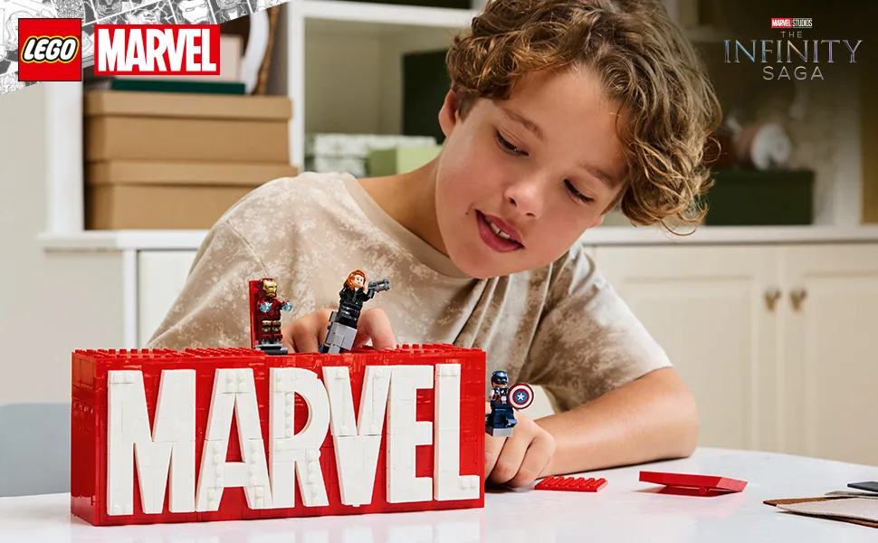 LEGO Marvel MARVEL logo and minifigures 76313