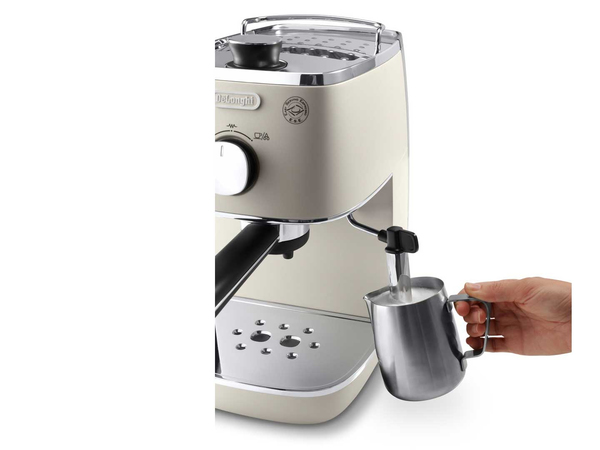 DeLonghi Distinta ECI341.W espressokeitin, valkoinen