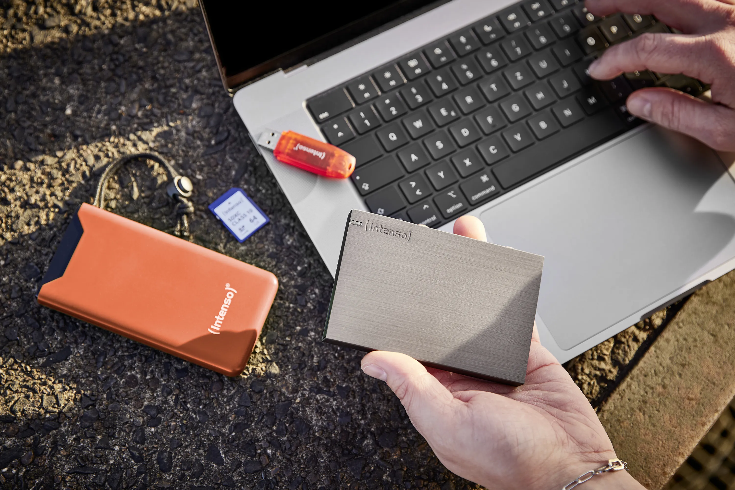 Intenso F10000 - powerbank, 10000 mAh, Orange