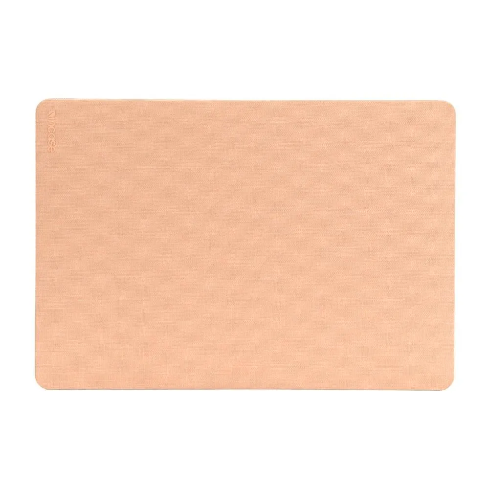 Incase Textured Hardshell in Woolenex for 16-inch MacBook Pro - Blush Pink