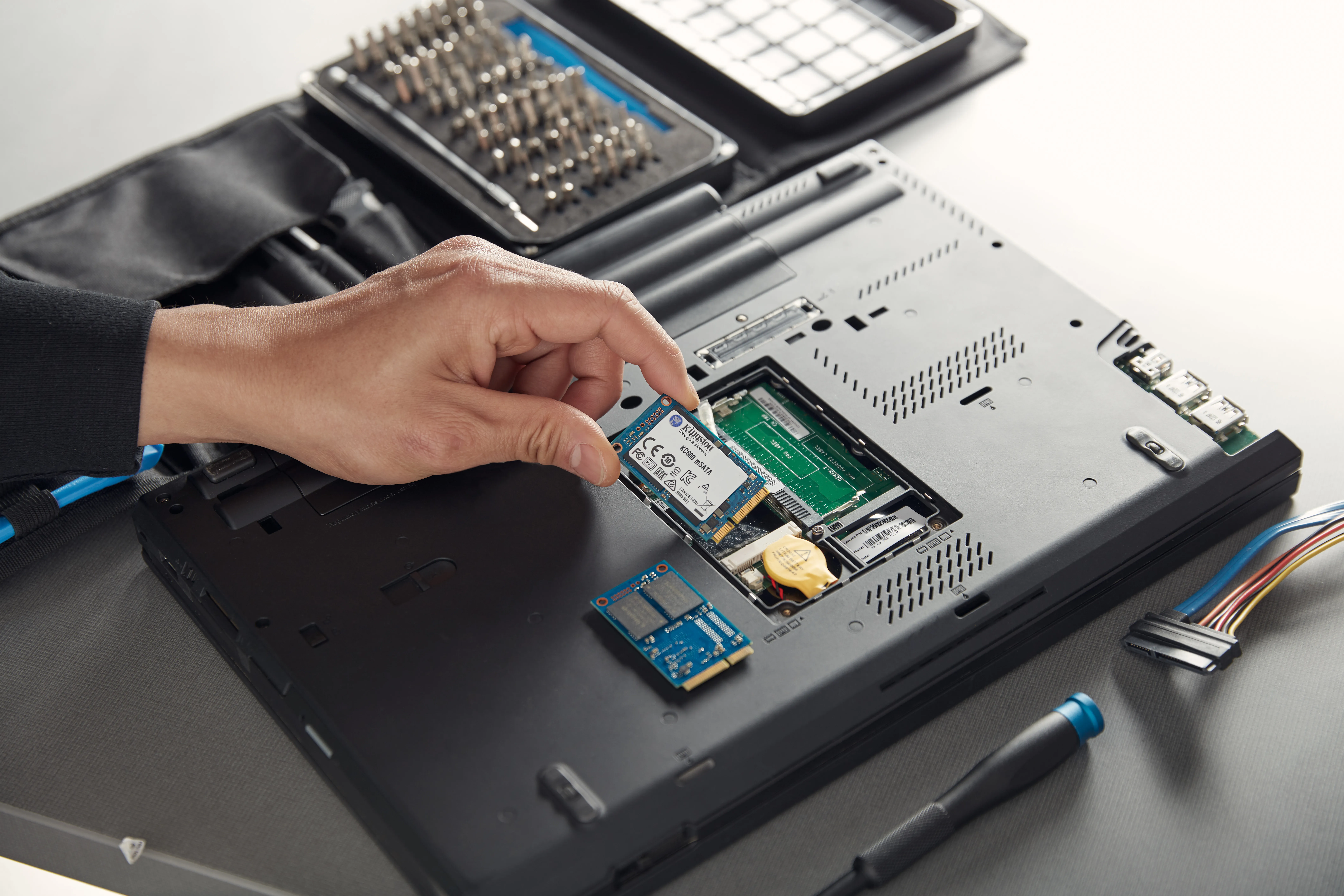 Kingston KC600 512 GB mSATA SATA SSD
