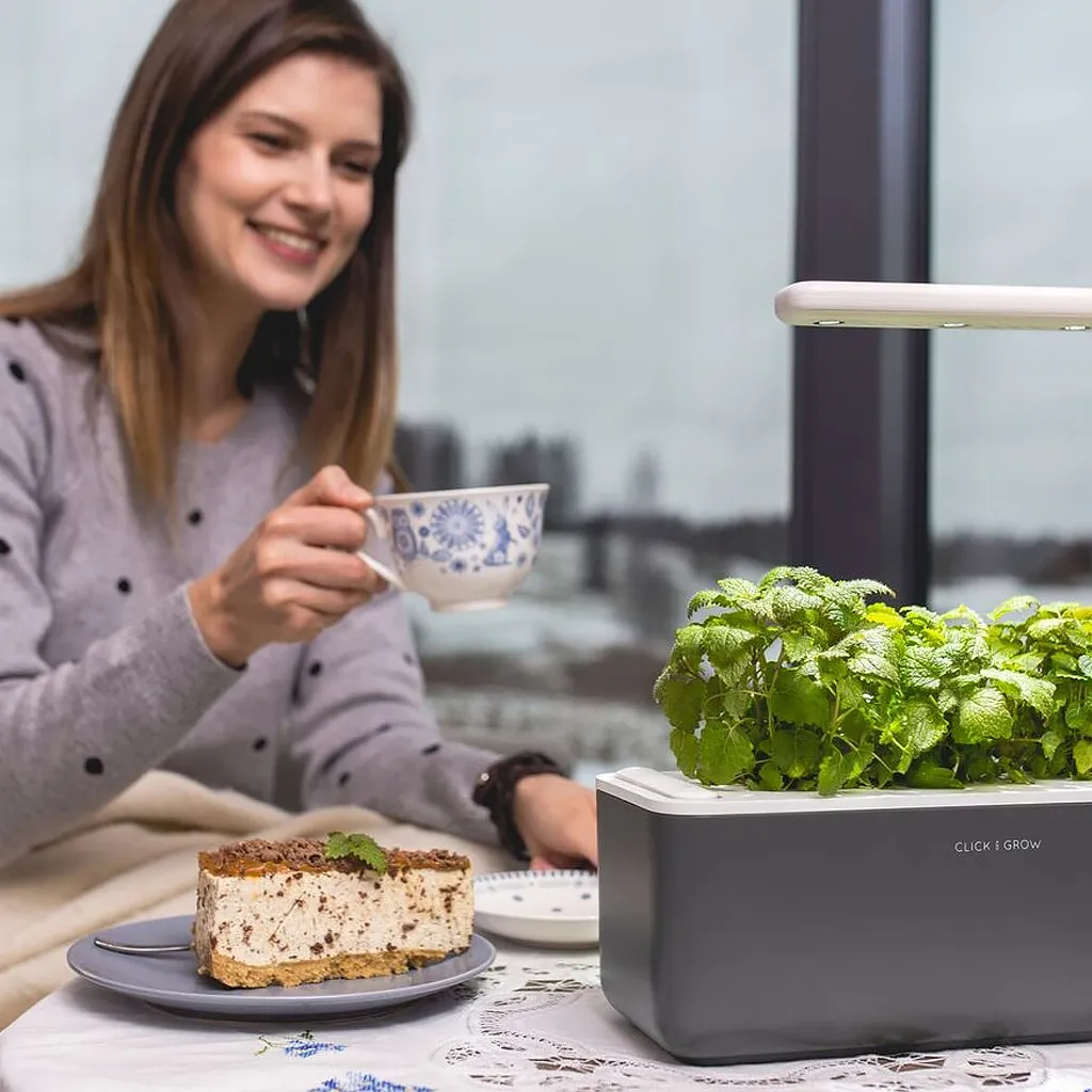 Click and Grow Smart Garden 3 Start kit - Dark Gray