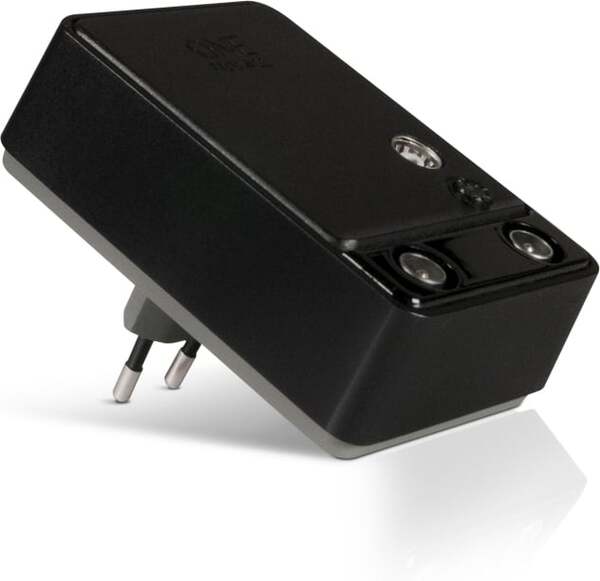 One For All SV9620 5G Signal Amplifier with 2-Way Output (20 dB)