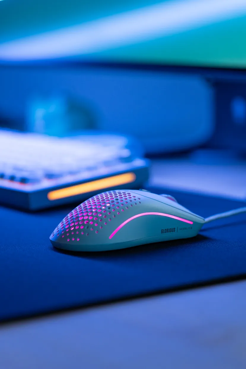 Glorious Model O 2 tr&aring;dl&ouml;s gamingmus, vit