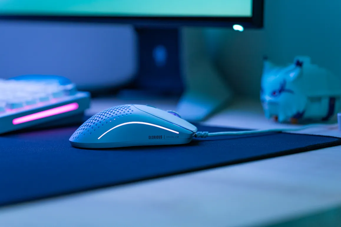 Glorious Model O 2 tr&aring;dl&ouml;s gamingmus, vit