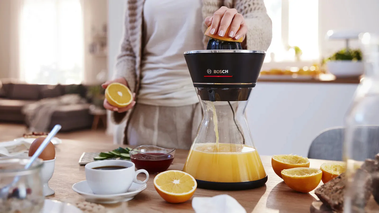 Bosch MCP72GPB -mehupuristin, musta