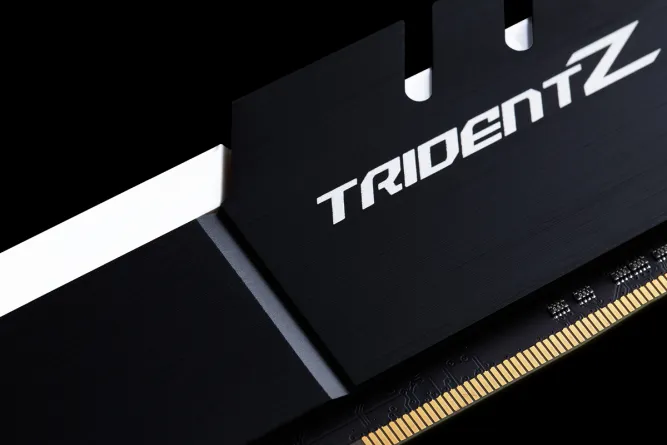 G.Skill Trident Z 16 GB (2 x 8 GB) DDR4 4133 MHz, CL19 - minne, Svart/Vit