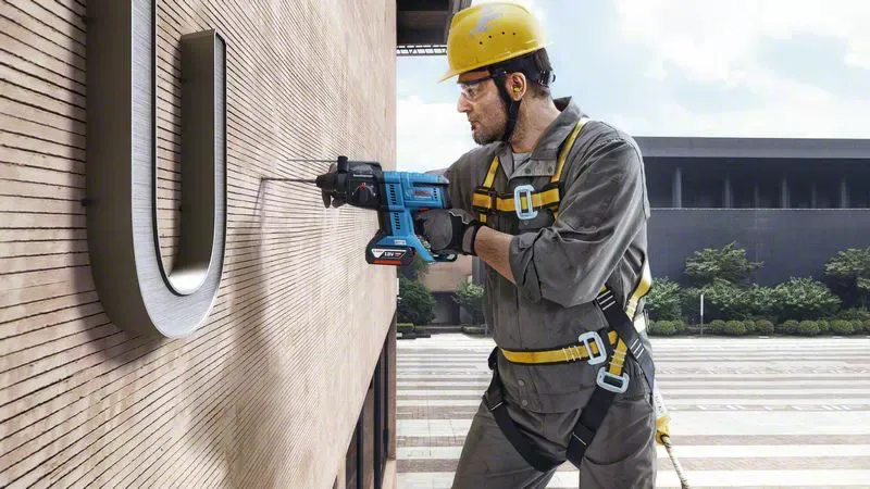 Bosch GBH 18V-21 Professional - cordless rotary hammer with sds plus