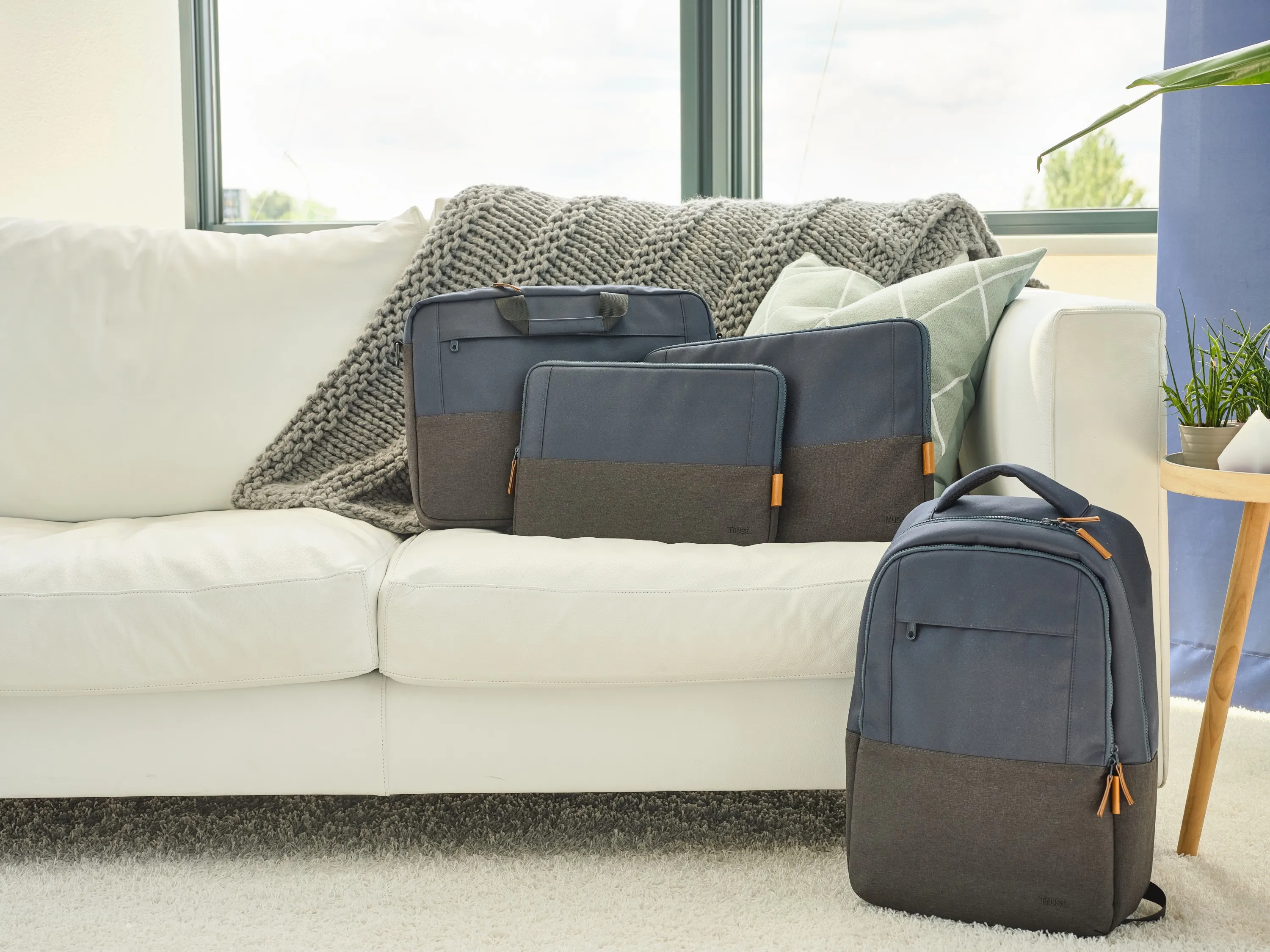 Lisboa 16&quot; Laptop Bag, Dark Blue &amp; Grey