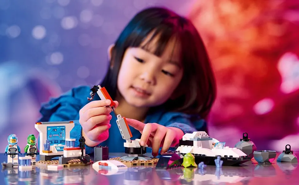 LEGO City Space Avaruusalus ja asteroidil&ouml;yt&ouml; 60429