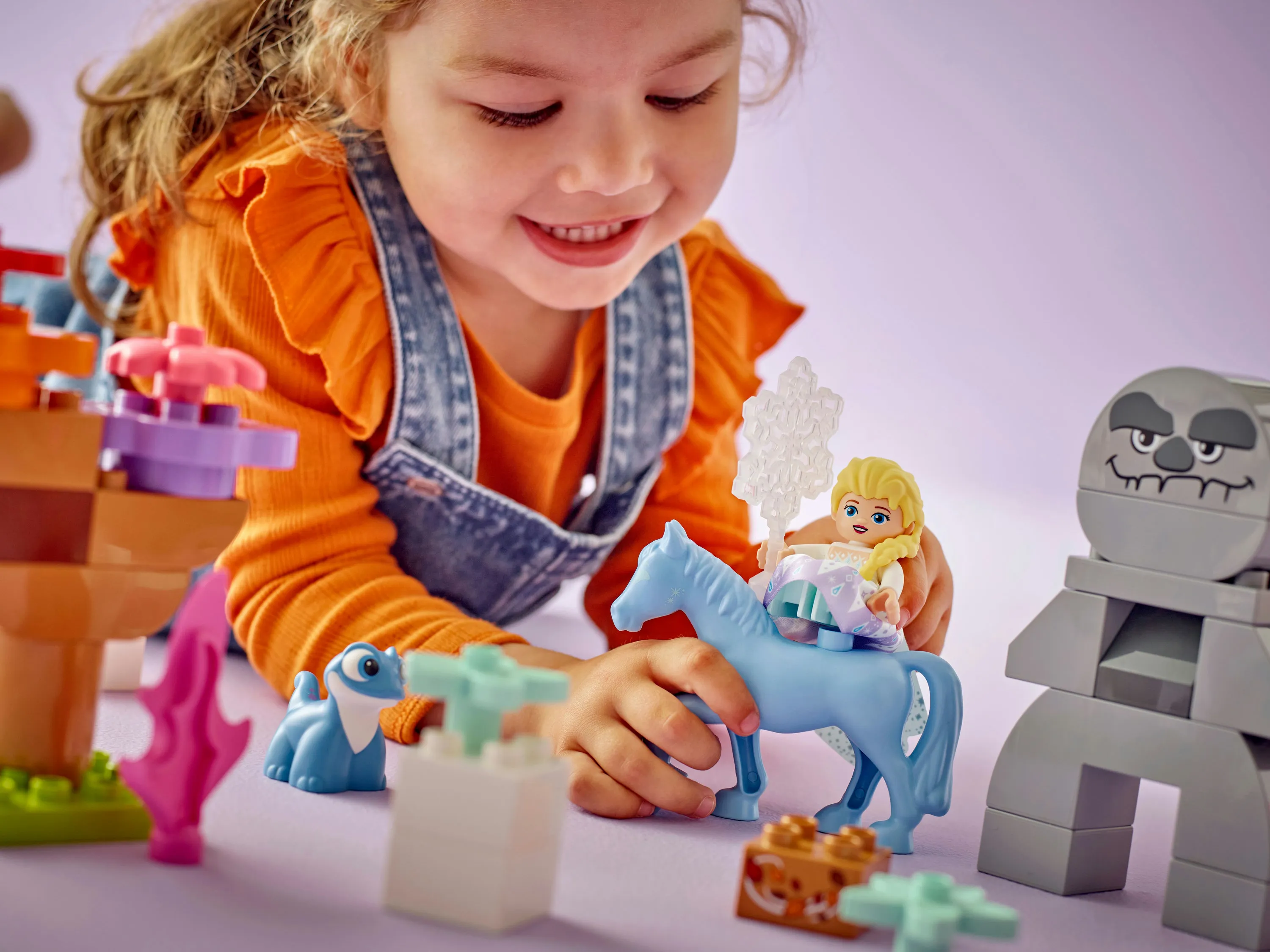 LEGO DUPLO Elsa ja Bruni lumotussa mets&auml;ss&auml; 10418