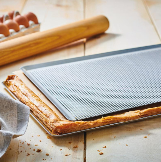 De Buyer Perforated Stainless Steel Baking Sheet 40 x 30 cm